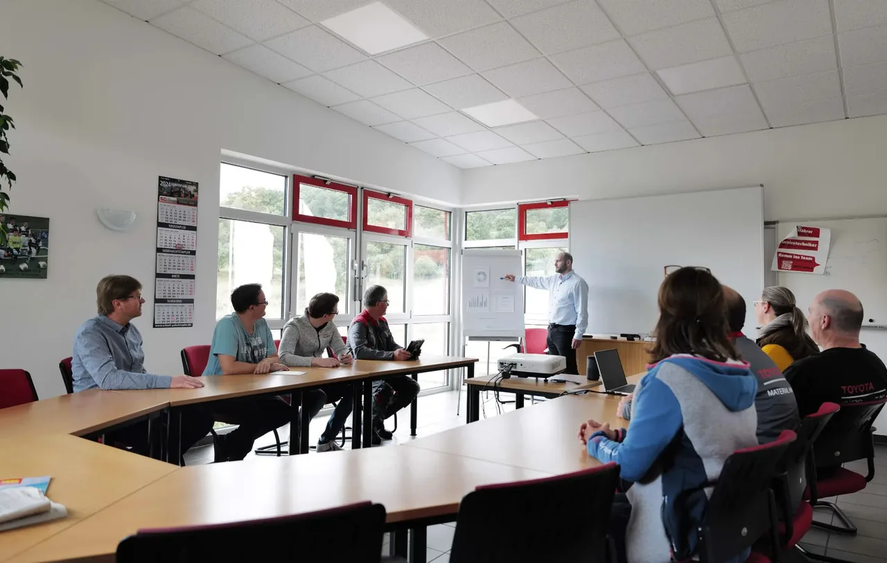 Theorieschulung im Schulungsraum von Schaaf Gabelstapler in Herborn-Seelbach